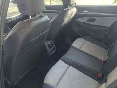 Volkswagen Golf 300TSI R-Line - photo 4