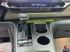 Toyota Sienna 2.5L Hybrid AWD Premium - photo 13