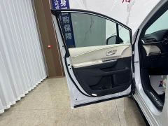Toyota Sienna 2.5L Hybrid AWD Premium - photo 16