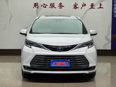 Toyota Sienna 2.5L Hybrid AWD Premium - photo 2