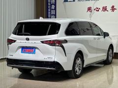 Toyota Sienna 2.5L Hybrid AWD Premium - photo 5