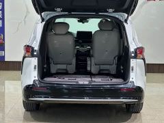 Toyota Sienna 2.5L Hybrid AWD Premium - photo 7