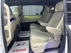 Toyota Sienna 2.5L Hybrid AWD Premium - photo 9