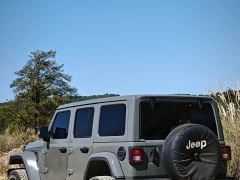 Jeep Wrangler Sahara - ფოტო 2
