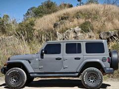 Jeep Wrangler Sahara - ფოტო 3