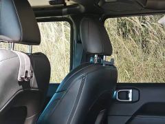Jeep Wrangler Sahara - ფოტო 7