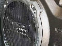 Jeep Wrangler Sahara - ფოტო 8