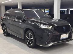 Toyota Crown Venza 2.5L HEV AWD Premium - ფოტო 3