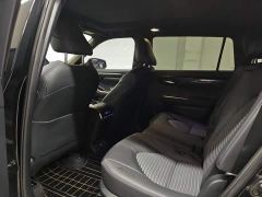 Toyota Crown Venza 2.5L HEV AWD Premium - ფოტო 5