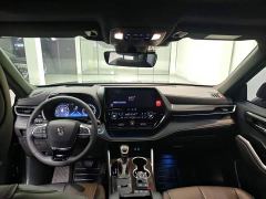 Toyota Crown Venza 2.5L HEV AWD Premium - ფოტო 6