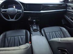 Volkswagen Passat 330TSI Luxury - фото 11