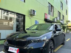 BMW 5 Series 530Li Luxury M Sport Package - ფოტო 1