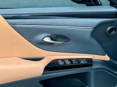Lexus ES 200 Premium Edition - фото 17