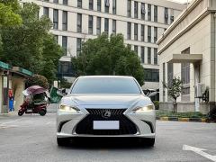 Lexus ES 200 Premium Edition - фото 2