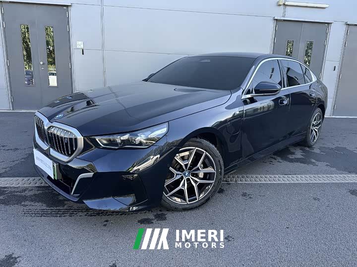 BMW i5 eDrive 35L M Sport Package - ავტომობილი ჩინეთიდან
