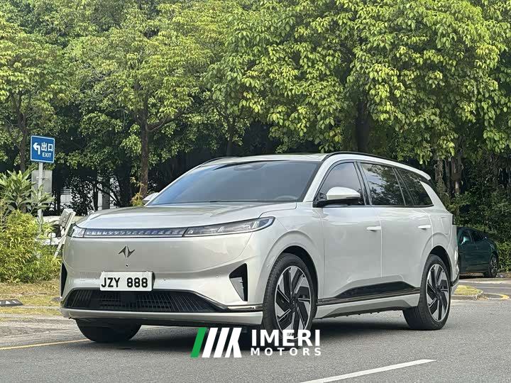Dongfeng eπ008 210Max Extended Range 6-Seater - автомобиль из Китая