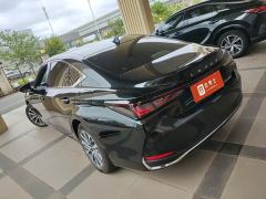 Lexus ES 200 Premium Edition - ფოტო 10