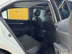 Toyota Camry Hybrid 2.5L HGVP Leading Edition - фото 10