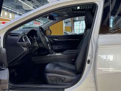 Toyota Camry Hybrid 2.5L HGVP Leading Edition - фото 7