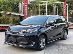 Toyota Sienna 2.5L Hybrid Comfort Edition - фото 1