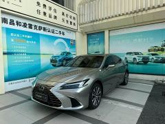 Lexus ES 200 Premium Edition - photo 1