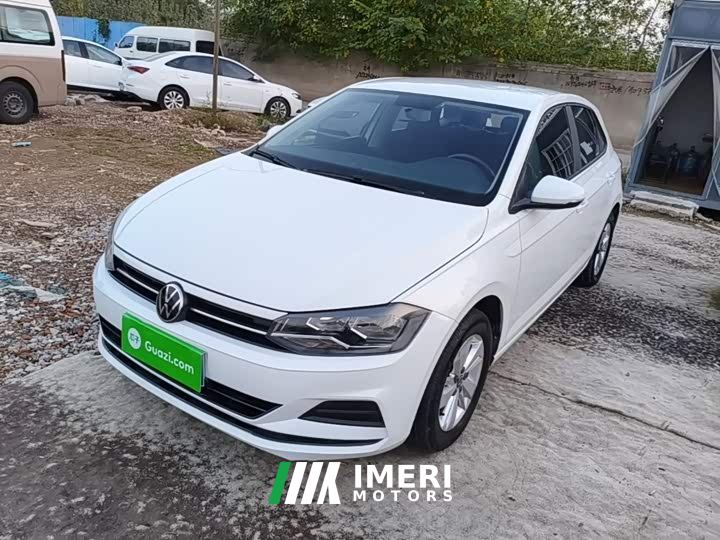 Volkswagen Polo Facelift Plus 1.5L Automatic Passion Life Edition - автомобиль из Китая