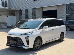 Buick GL8 New Energy Luxe Premium 7-Seater - фото 1