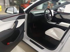 Tesla Model Y Long Range All-Wheel Drive - ფოტო 14
