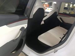 Tesla Model Y Long Range All-Wheel Drive - ფოტო 16