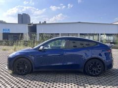 Tesla Model Y Long Range All-Wheel Drive - ფოტო 8