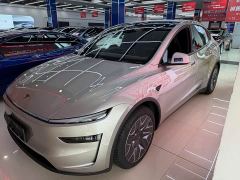 Tesla Model Y L Long Range All-Wheel Drive - ფოტო 1