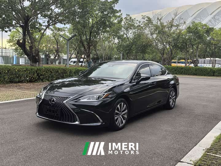 Lexus ES 200 Excellence Edition - ავტომობილი ჩინეთიდან