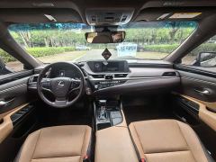 Lexus ES 200 Excellence Edition - ფოტო 15