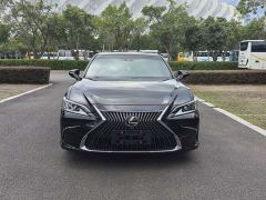 Lexus ES 200 Excellence Edition - ფოტო 2