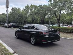 Lexus ES 200 Excellence Edition - ფოტო 4