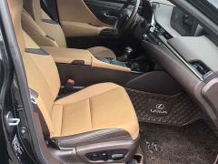 Lexus ES 200 Excellence Edition - ფოტო 9