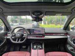 BMW 5 Series 525Li M Sport Package - ფოტო 5