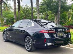 BMW 5 Series 525Li M Sport Package - ფოტო 9
