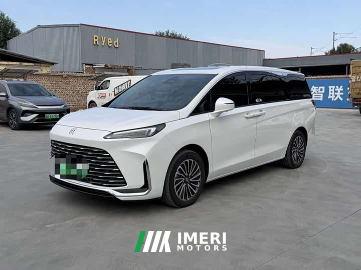 Buick GL8 New Energy Lusang Respect Edition
