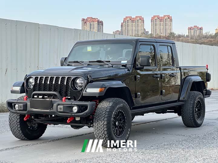 Jeep Gladiator 3.6L Overland - ავტომობილი ჩინეთიდან