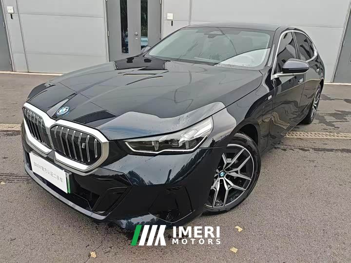 BMW i5 eDrive 35L M Sport Package - автомобиль из Китая