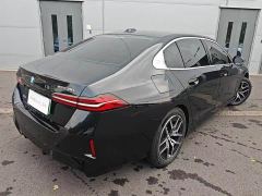 BMW i5 eDrive 35L M Sport Package - фото 4