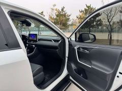 Toyota Venza 2.0L CVT FWD Luxury - фото 12