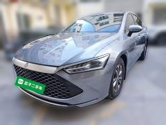 BYD Qin PLUS Glory Edition DM-i 55KM Leading - фото 1