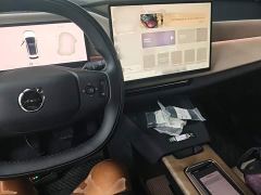 Volvo XC70 Plug-in Hybrid Two-Wheel Drive Long Range Core - ფოტო 9
