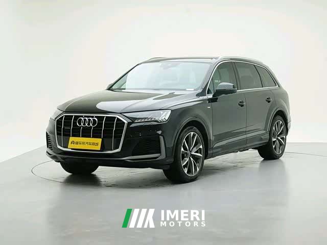 Audi Q7 55 TFSI quattro S line Sport - автомобиль из Китая