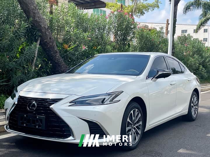 Lexus ES 200 Premium Edition