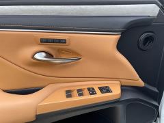 Lexus ES 200 Premium Edition - фото 11