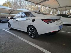 Hyundai Elantra 1.5L CVT Luxury - ფოტო 17