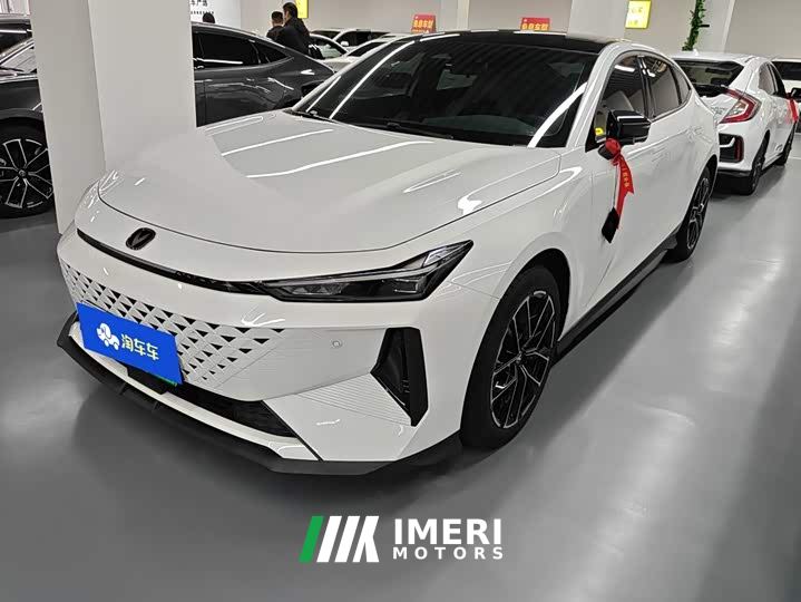 Changan UNI-V Smart Electric iDD Blue Whale Smart Electric iDD 136km Smart Premium Edition - автомобиль из Китая